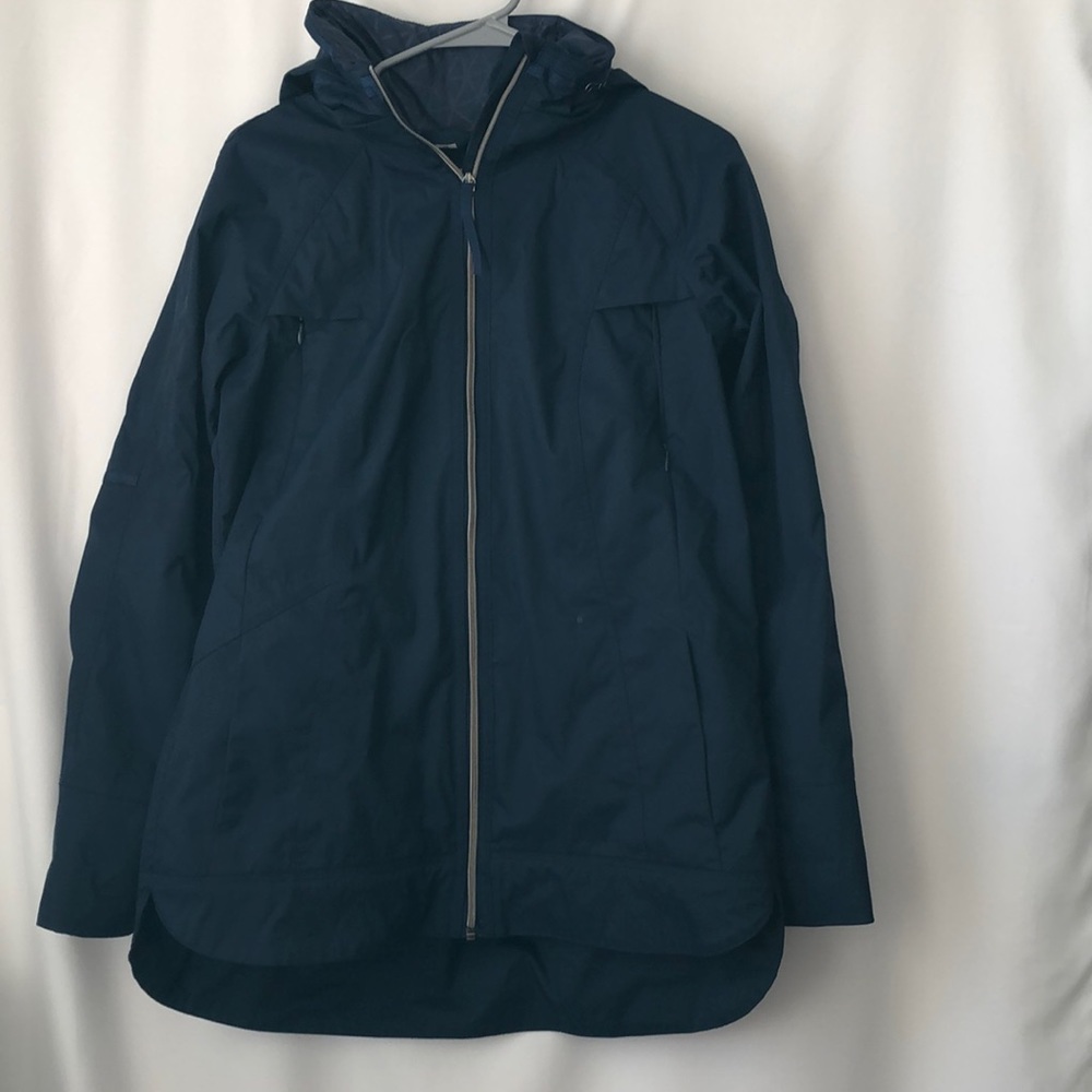 Lululemon Fo Drizzle rain jacket